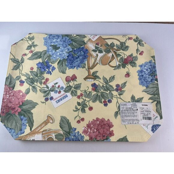 Set 4 Placemats Hydrangea Floral Themed Bardwil Linens Fabric NEW - Picture 4 of 6